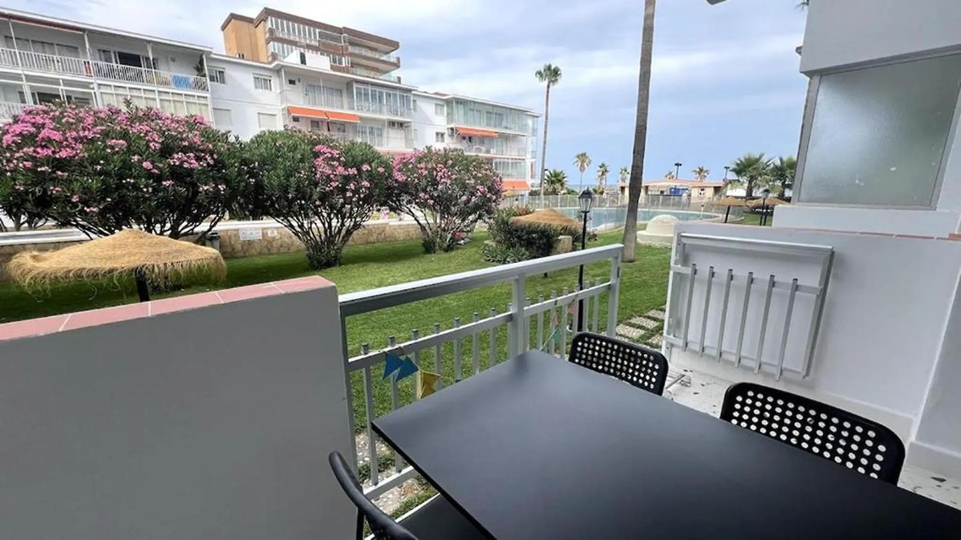 Fuengirola Beachfront Apartment - Kids Concept