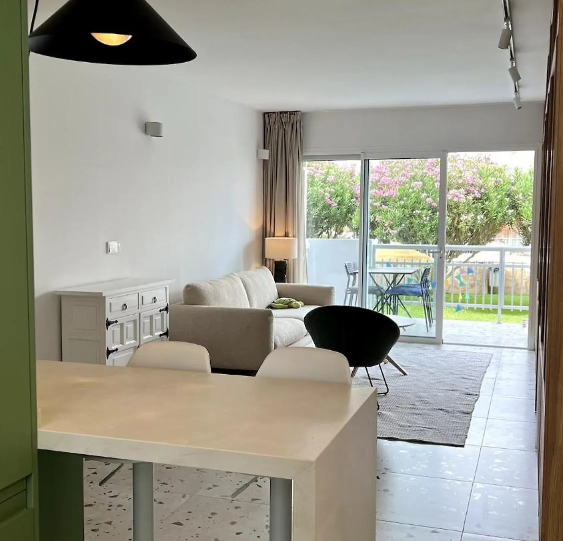 Fuengirola Beachfront Apartment - Kids Concept 0*,  España